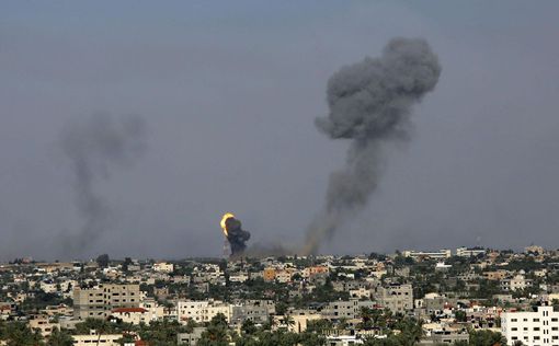Воздушные удары в центре Газы после ракетного обстрела Сдерота
