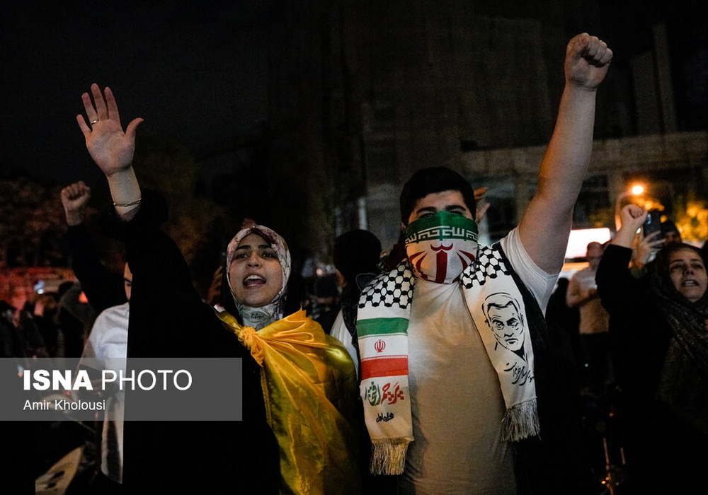 Бурное ликование в Тегеране во время атаки против Израиля
