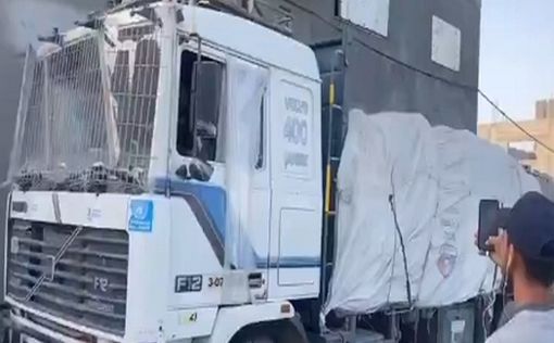 Голод? Через КПП Керем-Шалом в Газу проехали семь грузовиков с сигаретами
