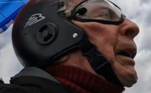 Старейшему парашютисту мира почти 107 лет