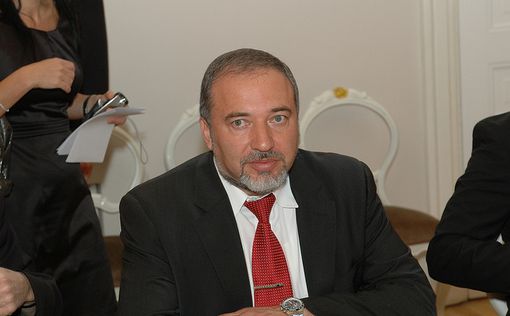 Либерман: арабским депутатам место в парламенте ПА