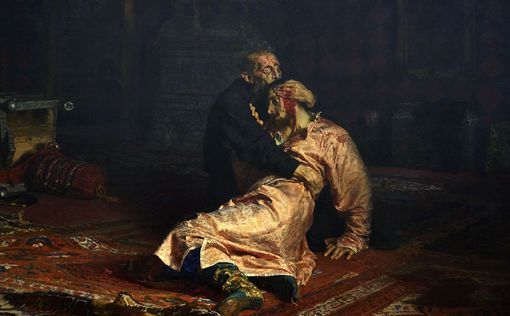 Вандал повредил картину "Иван Грозный убивает своего сына"