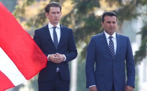 Курца в Македонии встретили латвийским флагом