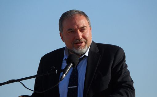 Либерман сказал, когда в Газе появятся порт и промзоны
