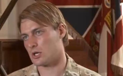 Британия: трансгендер сохранил свое место в армии