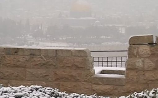 Школы в Иерусалиме открываются после короткого снегопада
