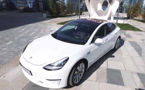 Tesla выпускает машину за $35 тыс и переходит в онлайн