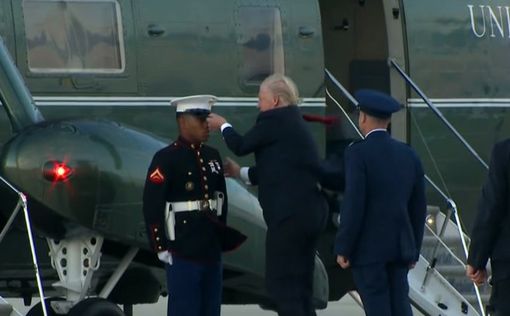 Видео: попытки Трампа вернуть солдату сорванную фуражку