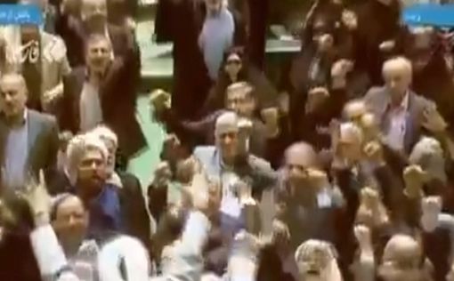 Беснование в парламенте Ирана: несмотря на провал, депутаты празднуют "победу"