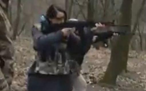 В Украине женщины проходят курсы военной подготовки
