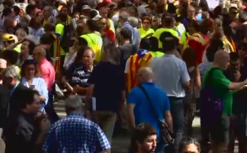Каталонцы вышли на страйк против жестоких мер полиции