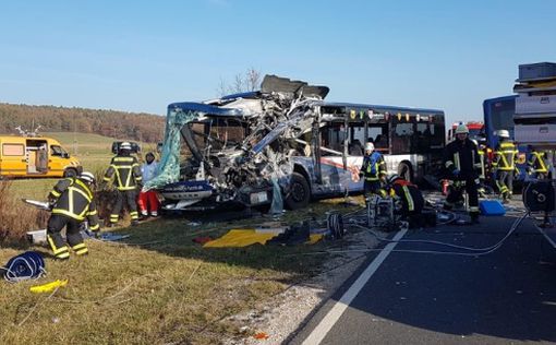 В Германии столкнулись школьные автобусы, 40 пострадавших