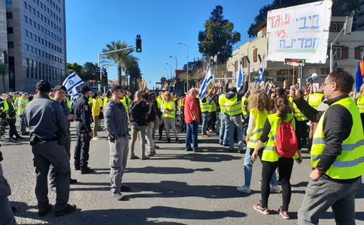 Тель-Авив: желтые жилеты блокировали перекресток Азриэли