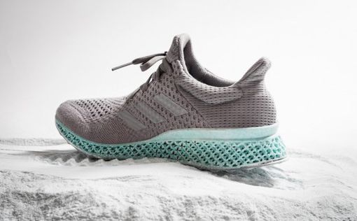 Adidas выпустил кроссовки из океанического мусора