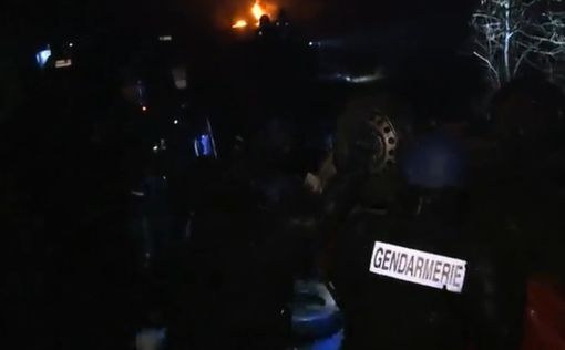 Французская полиция разгоняет активистов силой и газом