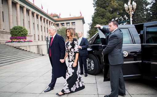 Видео: Мелания Трамп отказалась фотографироваться с мужем