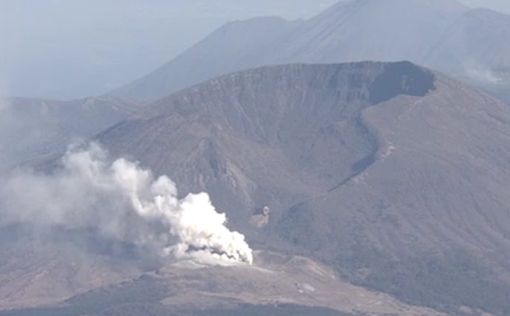Видео: извержение вулкана в Японии