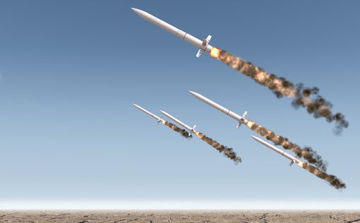 Пхеньян запустила три новые баллистические ракеты