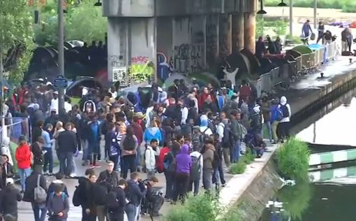Парижская полиция разогнала лагерь мигрантов под мостом