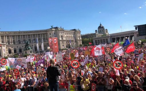 Тысячи австрийцев протестуют против 12-часового рабочего дня