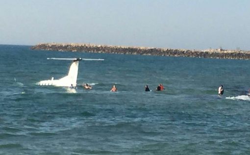 Пилот упавшего в море самолета: мы поплыли к берегу
