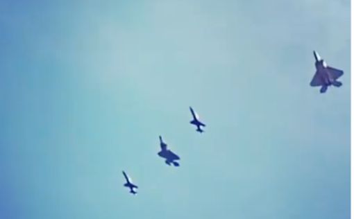 Видео: в США разбился истребитель F-22