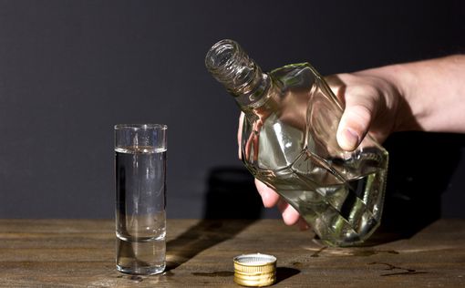 Ученые научились превращать воздух в спирт