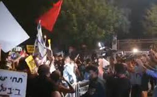 Протесты против Нетаниягу: на Бальфур собрались сотни людей