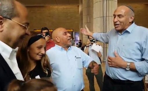 Депутат Кнессета призвал арабских коллег улетать из Израиля
