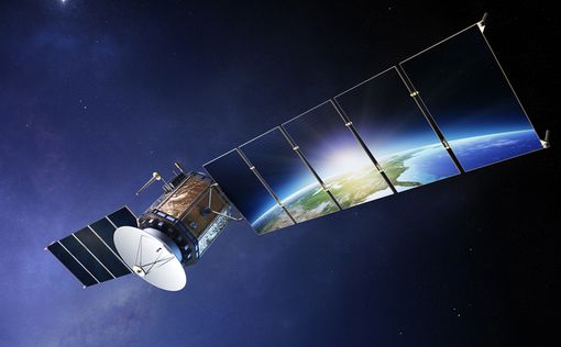 NASA установило связь с затерянным спутником