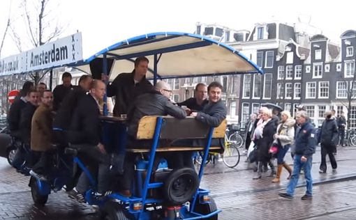 Амстердам запретил "пивные велосипеды"