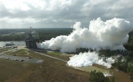 Видео:США на рекордной мощности запустили ракетный двигатель