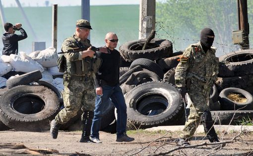 Террористов в Славянске заблокируют войсками