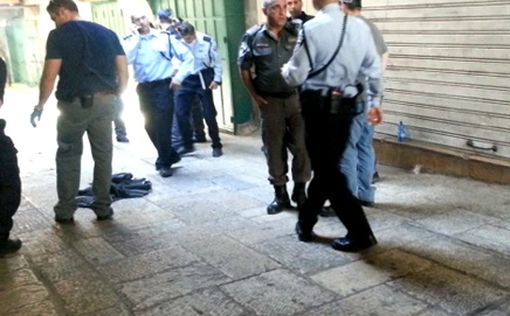 Теракт у Ворот Шхем. Полицейский ранен ножом в шею