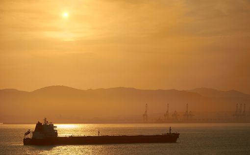 Иран продал нефть с задержанного в Гибралтаре танкера