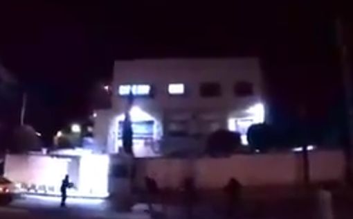 Израильское посольство в Афинах закидали краской