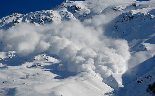 Лавина во Французских Альпах: есть жертвы