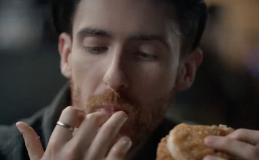 Коронавирус: сеть KFC раскритиковали за рекламный ролик