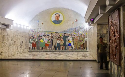 Северная Корея показала свое метро иностранцам
