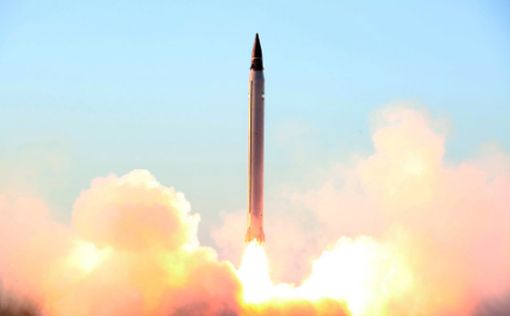 Иран грозится запустить три спутника: что это значит