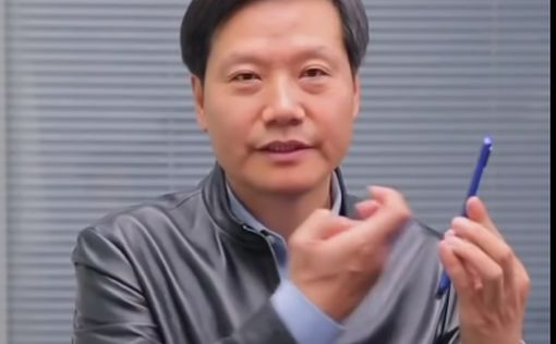 Главу Xiaomi поймали на использовании iPhone: в сети скандал