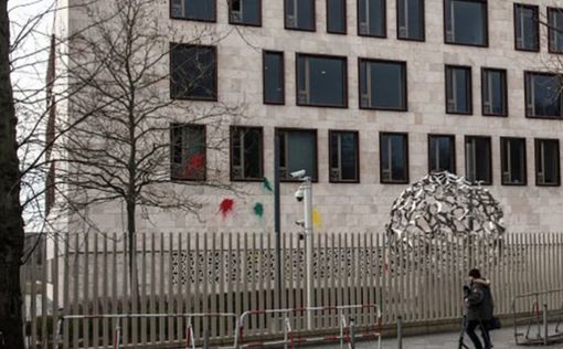 Берлин: посольство Турции закидали пакетами с краской