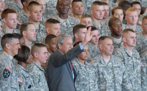 Джордж Буш мог атаковать Афганистан ядерным оружием