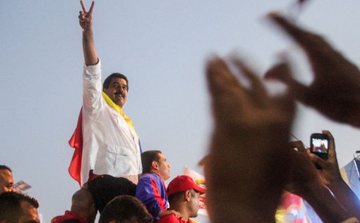 Президент Венесуэлы обещает референдум по новой конституции