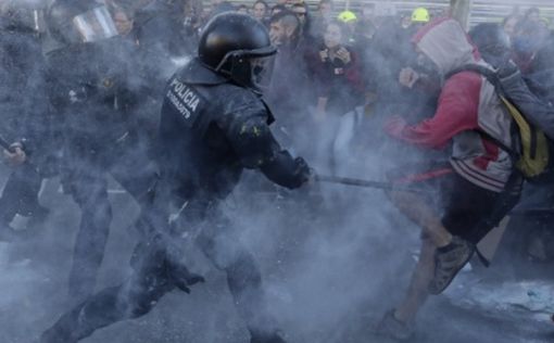 Барселона: произошли столкновения полиции и сепаратистов