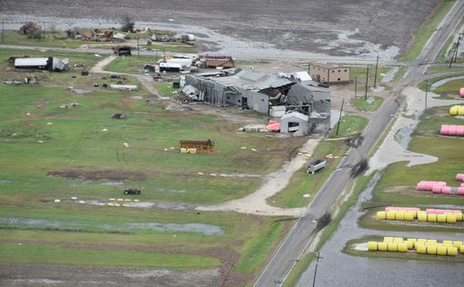 В результате урагана "Харви" пострадали сто тысяч домов