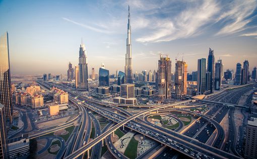 Эмираты: 44 автомобиля столкнулись на скоростной трассе