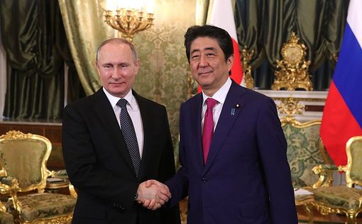 Абэ подтвердил намерение решить вопрос мирного договора с РФ