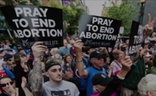 Протесты против закона об отмене абортов в Алабаме
