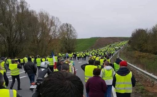 Во Франции проходят массовые протесты, один человек погиб